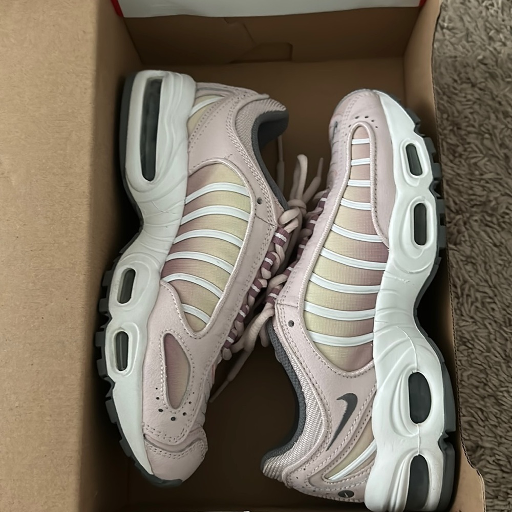Air max tailwind IV